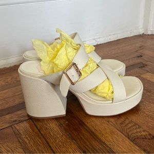 BRAND NEW, NEVER WORN Charlotte Stone Simi strappy platform sandals, size 9